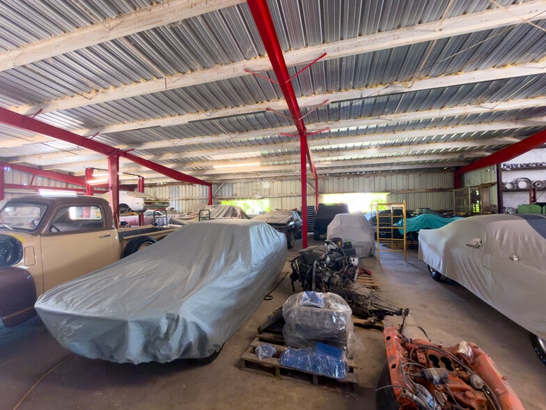 More Photos Of 1401 Barrancas Ave, Pensacola Showroom For Sale