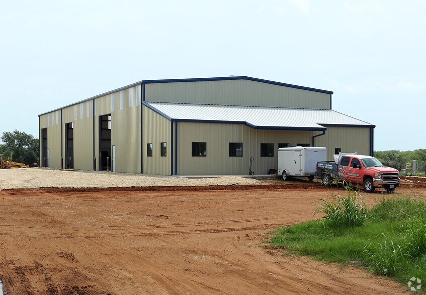 More Photos Of 685 Corgey Rd, Pleasanton Manufacturing For Lease