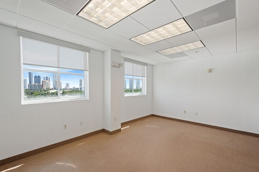 More Photos Of , North Miami Beach Office For Sale