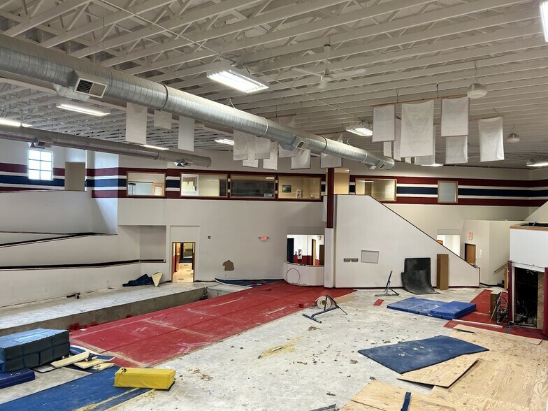 More Photos Of 2440 Clare Ln Ne, Rochester Flex For Sale