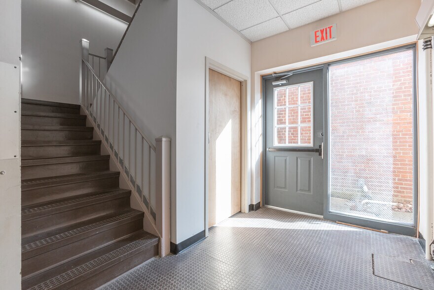 More Photos Of 717 Bethlehem Pike, Erdenheim Office For Sale