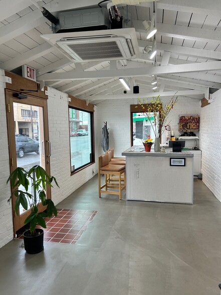 More Photos Of 327 S San Gabriel Blvd, San Gabriel General Retail For Sale