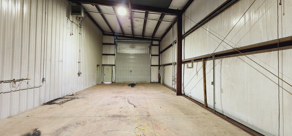 More Photos Of 10468 1st St SW, Killdeer Service For Lease