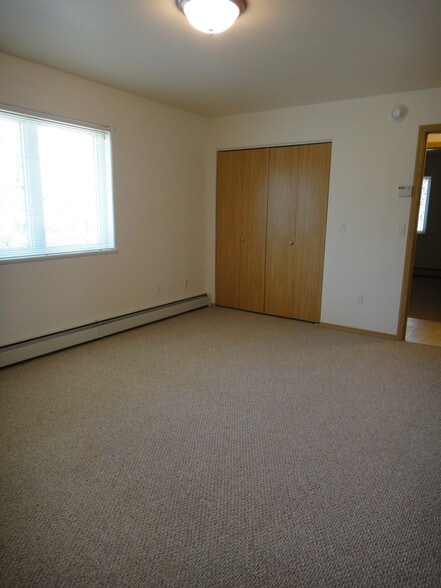 More Photos Of 801 Turner Dr, North Pole Apartments For Sale