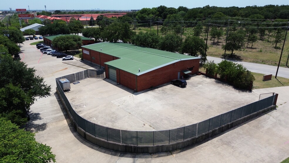 More Photos Of 1075 Chisolm Trl, Keller Industrial For Sale