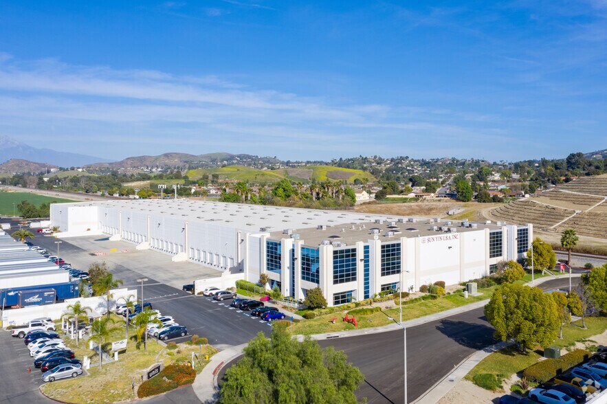 Primary Photo Of 280 Machlin Ct, City of Industry Warehouse For Lease