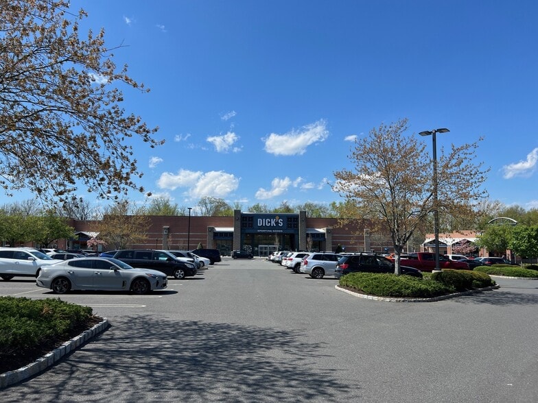 More Photos Of 111-701 Nassau Park Blvd, Princeton Unknown For Lease