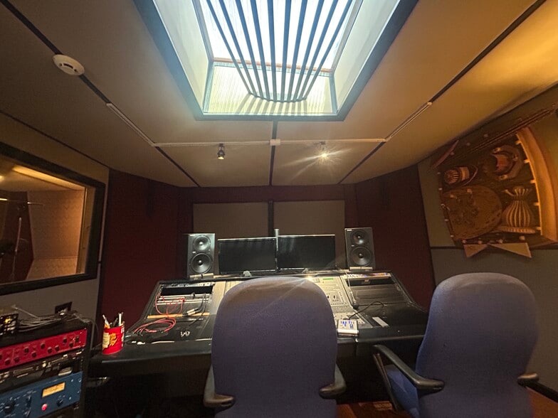 More Photos Of 648 W Iris Dr, Nashville Office For Sale
