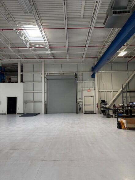 More Photos Of 5510 Ecopark Dr, Alpharetta Manufacturing For Sale