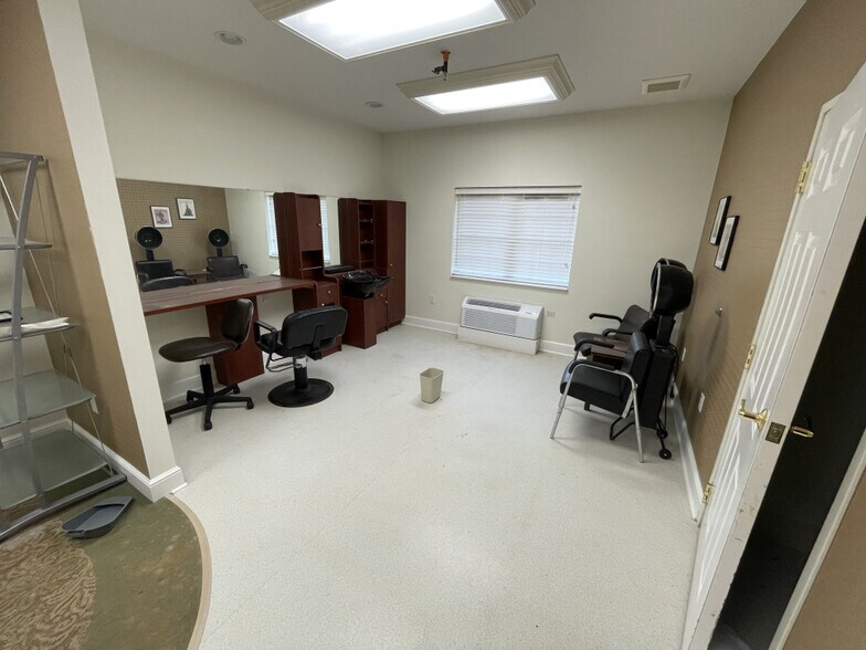 More Photos Of 1069 Klotz Rd, Bowling Green Medical For Lease