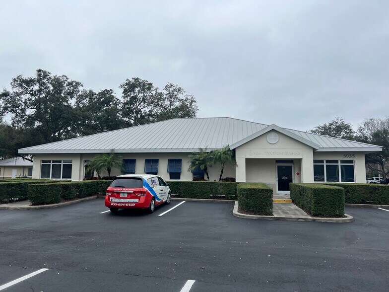 More Photos Of 5935 Webb Rd, Tampa Medical For Lease