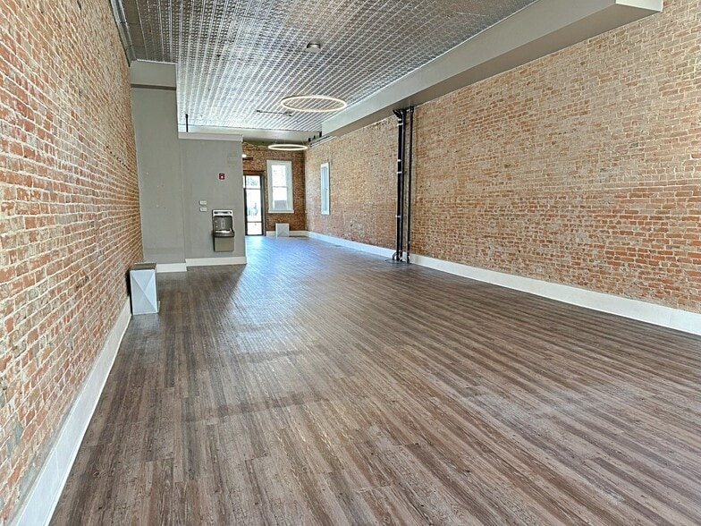 More Photos Of 148 W Broadway, Council Bluffs Storefront For Lease