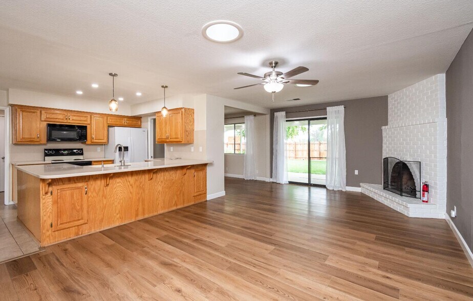 More Photos Of 25265 Carlsbad Ave, Davis Apartments For Sale