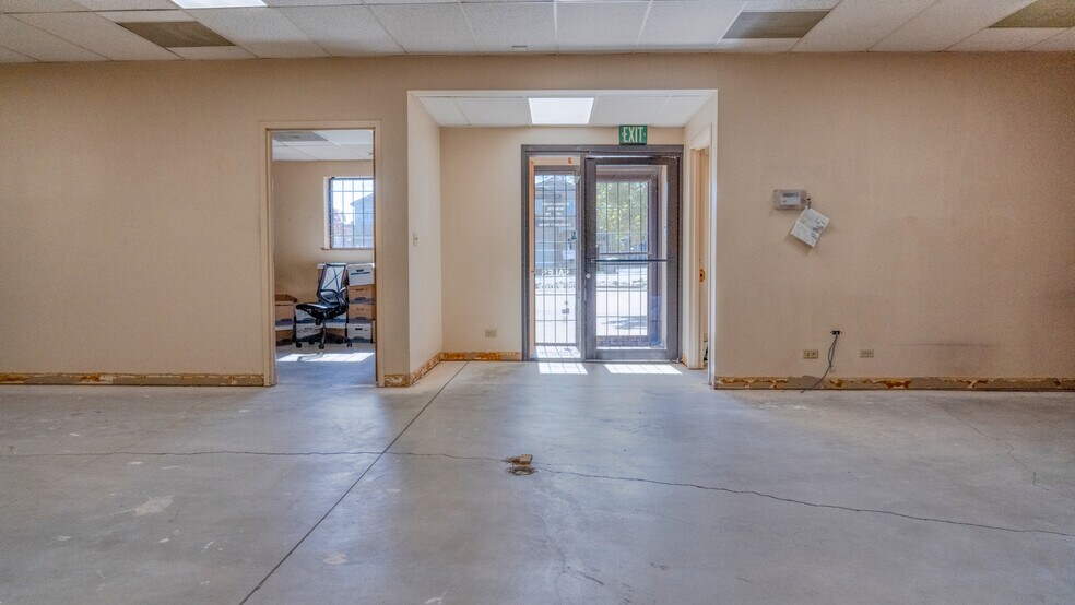 More Photos Of 2737 W 2nd Ave, Denver Warehouse For Lease