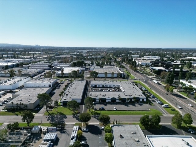 More Photos Of 3700 W Segerstrom Ave, Santa Ana Warehouse For Lease