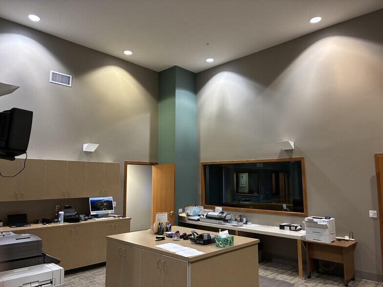 More Photos Of 1240 Pioneer Way S, Moses Lake Office For Sale