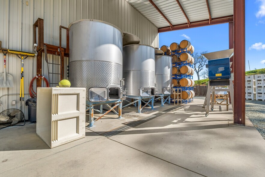 More Photos Of 6781 Tower, Somerset Winery Vineyard For Sale