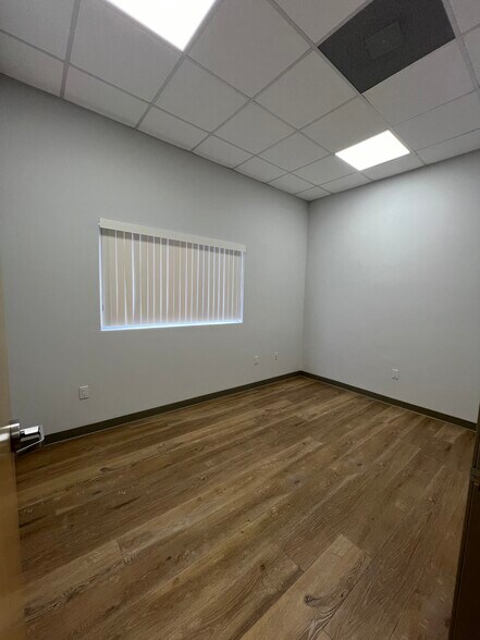 More Photos Of 9016 Fullbright Ave, Chatsworth Warehouse For Lease