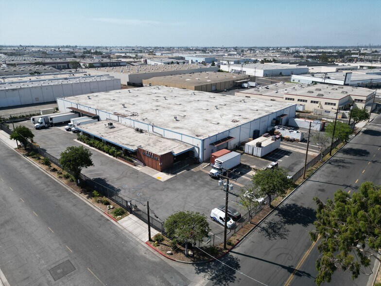 More Photos Of 6408-6414 Gayhart St, Commerce Warehouse For Sale
