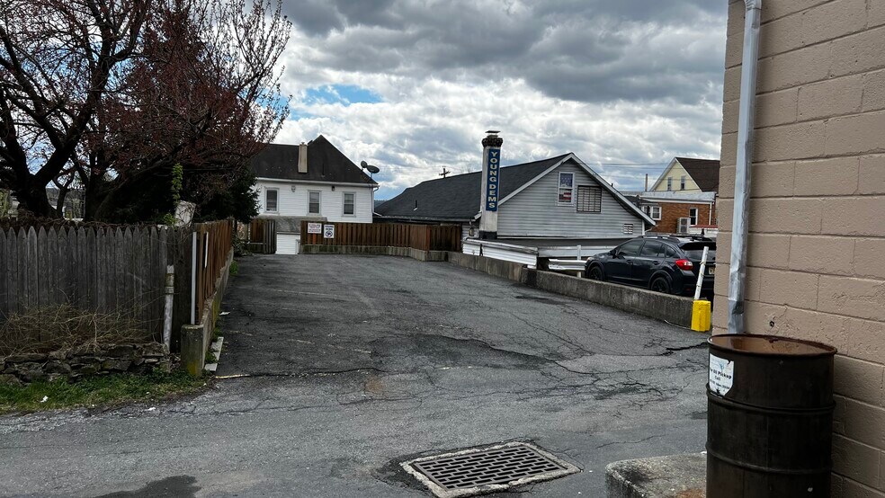 More Photos Of 1708 Washington Blvd, Easton Restaurant For Lease