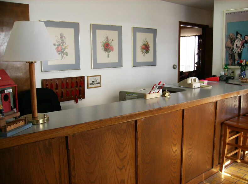 More Photos Of 700 W Canville St, Erie Hotel For Sale