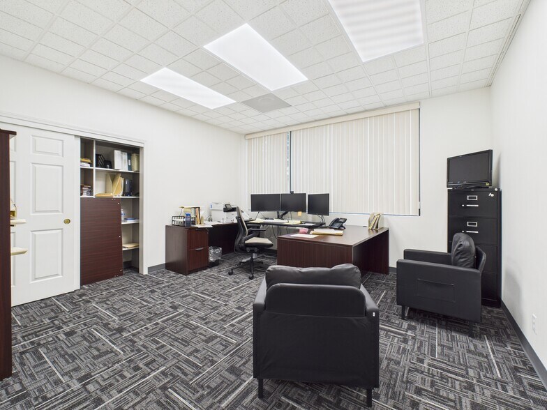 More Photos Of 1110 N Five Mile Rd, Boise Office For Sale