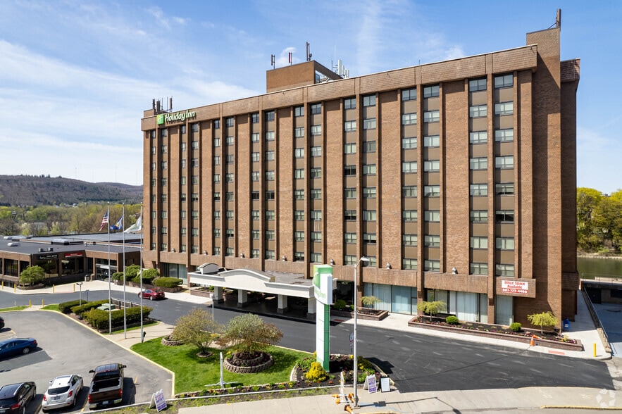 More Photos Of 2-8 Hawley St, Binghamton Hotel For Lease