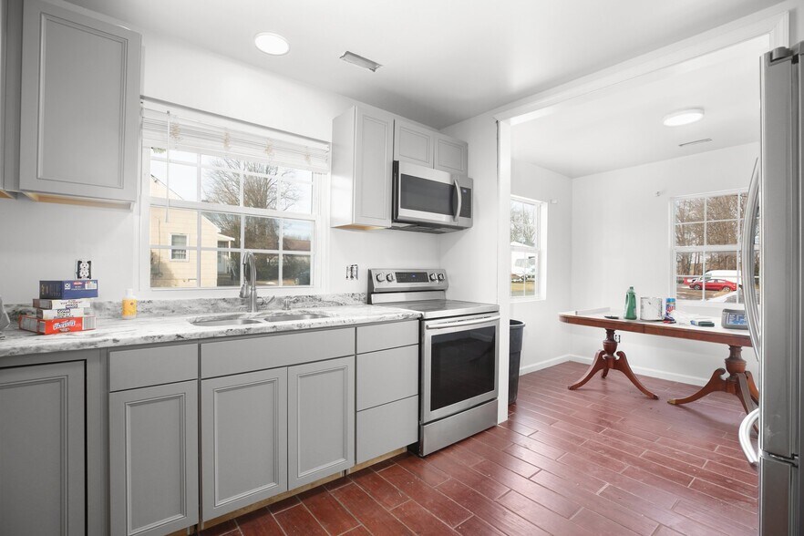 More Photos Of 112 Pegram Ln, Fredericksburg Office For Sale
