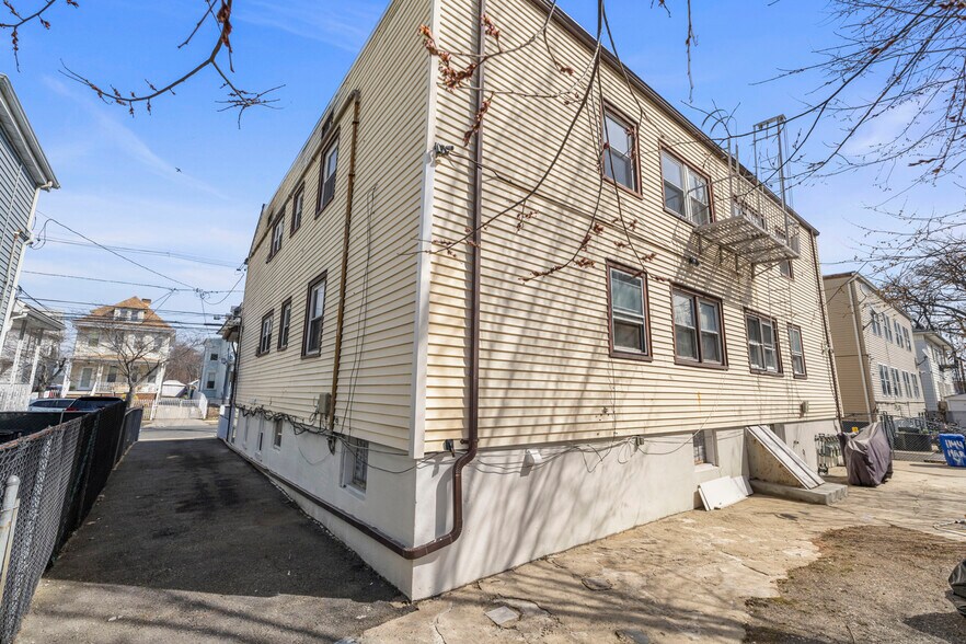 More Photos Of 1144 Mary St, Elizabeth Apartments For Sale