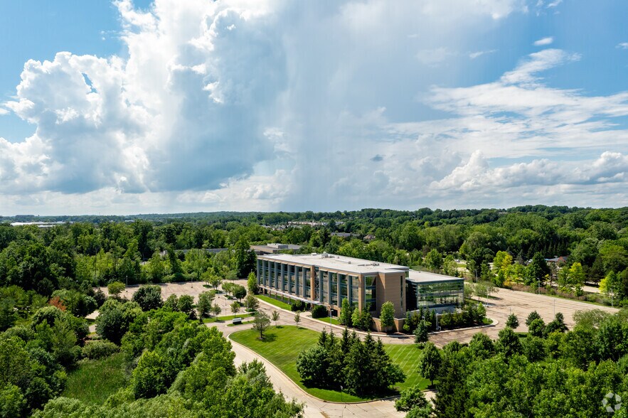 More Photos Of 36500 Corporate Dr, Farmington Hills Office For Lease