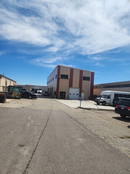 More Photos Of 5690 Logan St, Denver Office For Lease