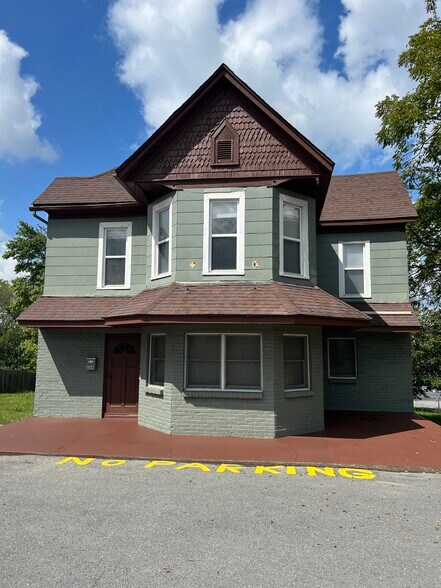 More Photos Of 604 S Oakwood Ave, Beckley Loft Creative Space For Sale