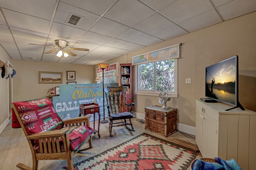 More Photos Of 216 W Main St, Payson General Retail For Sale