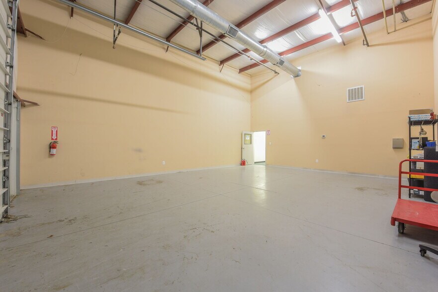 More Photos Of 3619 Richmond Hwy, Stafford Light Distribution For Lease