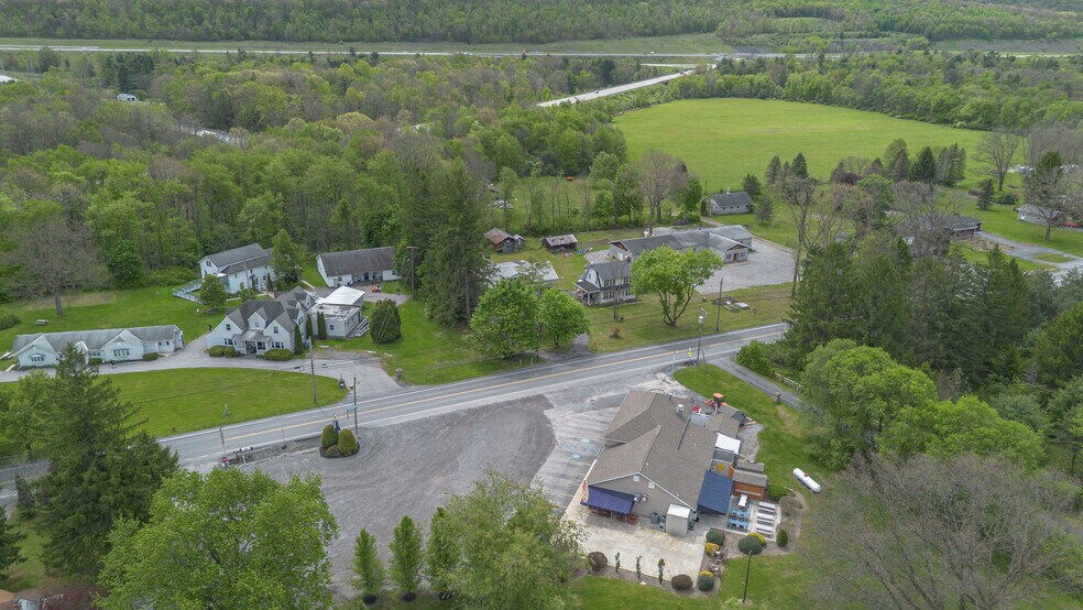 More Photos Of 13524 S Eagle Valley Rd, Tyrone Restaurant For Sale