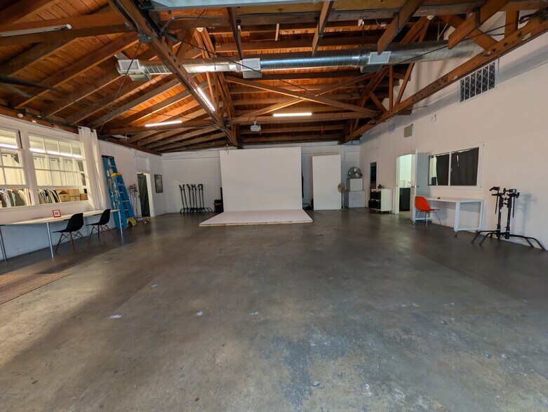 More Photos Of 2240-2246 Fair Park Ave, Los Angeles Showroom For Sale