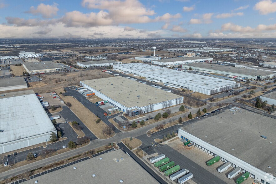 More Photos Of 4001-4021 Rock Creek Blvd, Joliet Distribution For Lease