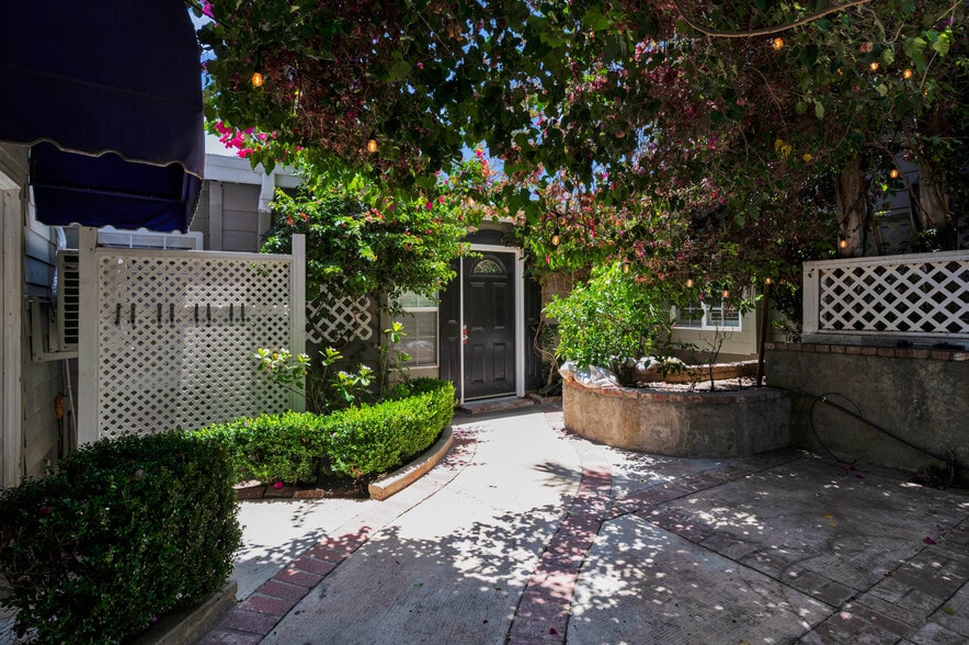 More Photos Of 801 W Whittier Blvd, La Habra Storefront Retail Residential For Sale