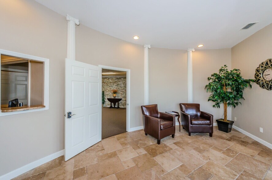 More Photos Of 5510 Roosevelt Blvd, Clearwater Office For Sale