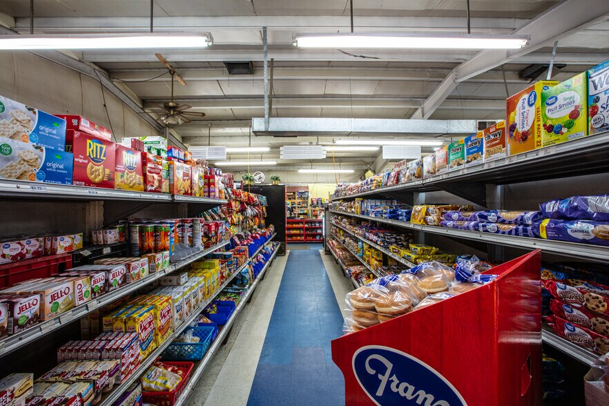 More Photos Of 118 4th ave, Clark Fork Supermarket For Sale