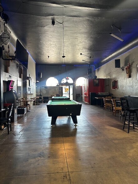 More Photos Of 2205 N Broadway, Los Angeles Bar For Sale