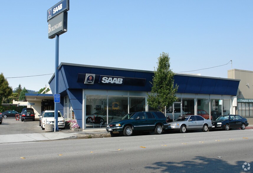 More Photos Of 811-825 N San Mateo Dr, San Mateo Auto Dealership For Lease