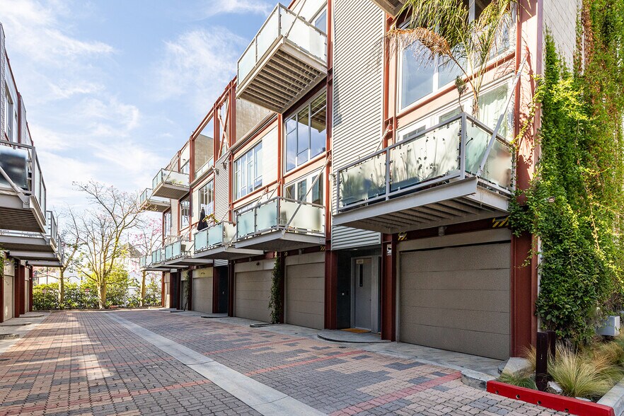 More Photos Of 3450 Cahuenga Blvd W, Los Angeles Office Residential For Lease