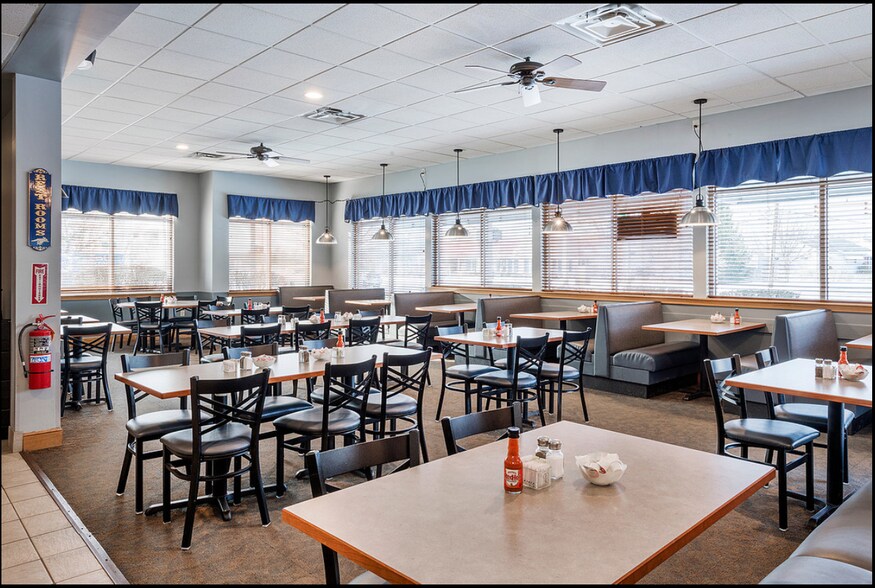 More Photos Of 16333 Snow Rd, Brook Park Restaurant For Sale