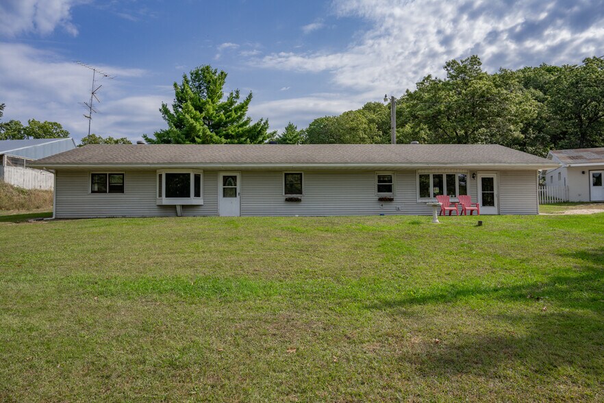 More Photos Of 8838 County Highway I, Sparta General Retail For Sale