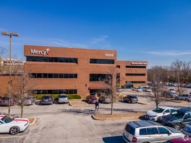 More Photos Of 1000 Des Peres Rd, Des Peres Medical For Lease
