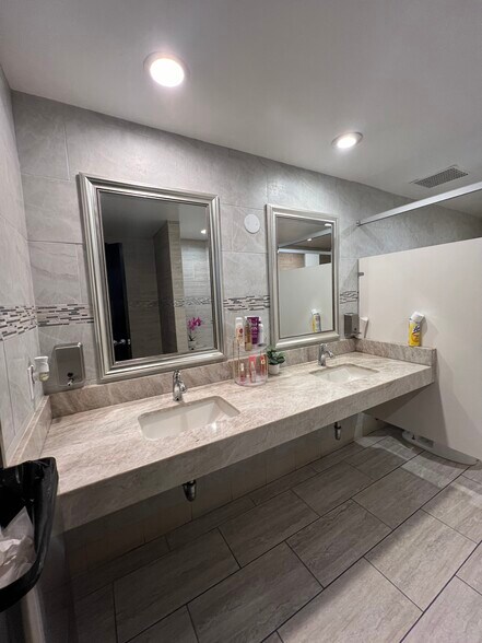 More Photos Of 2111 Business Center Dr, Irvine Medical For Lease