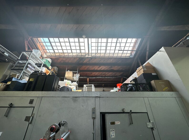 More Photos Of 1014 Fruitvale Ave, Oakland Flex For Sale