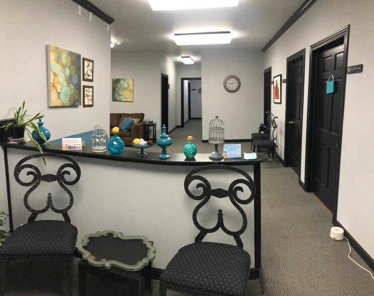 More Photos Of 1608 W Colonial Pky, Inverness Office For Lease