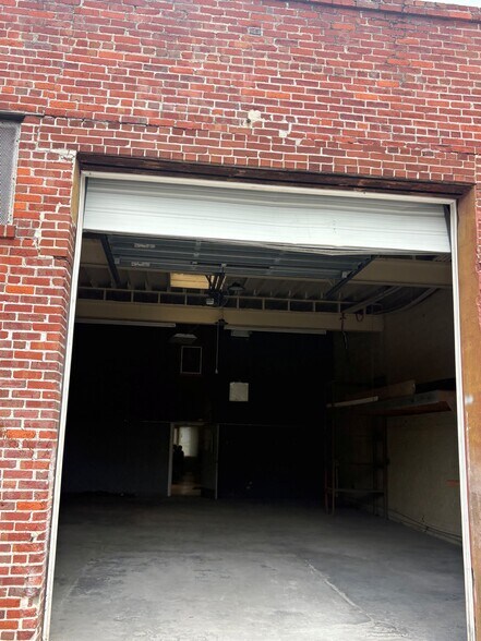 More Photos Of 1113 E Cass St, Tampa Warehouse For Lease